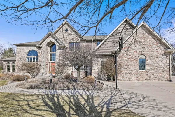 $1,100,000 | W3730 Decora Road, Hubbard, WI 53032