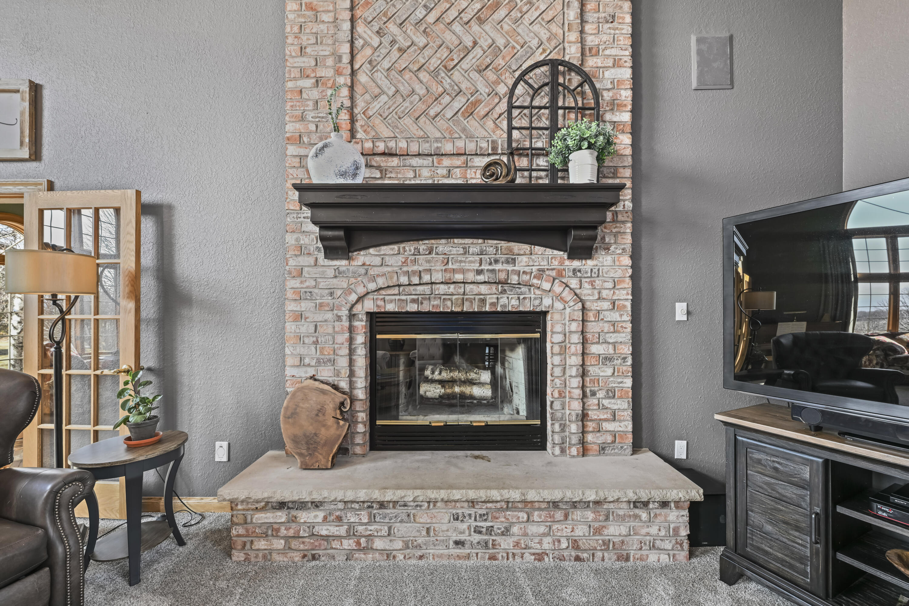 W3730 Decora Road Hubbard, WI 53032 - Photo 6 of 41 Natural Fireplace LR