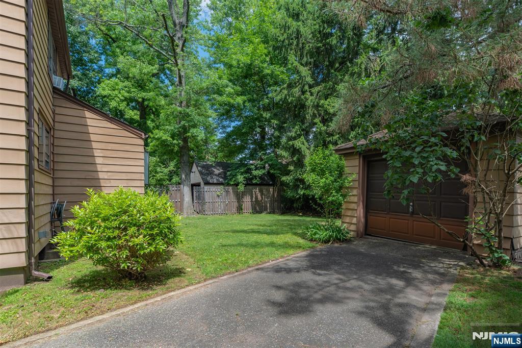 529 Wyndham Road Teaneck, NJ 07666 - Photo 5 of 30
