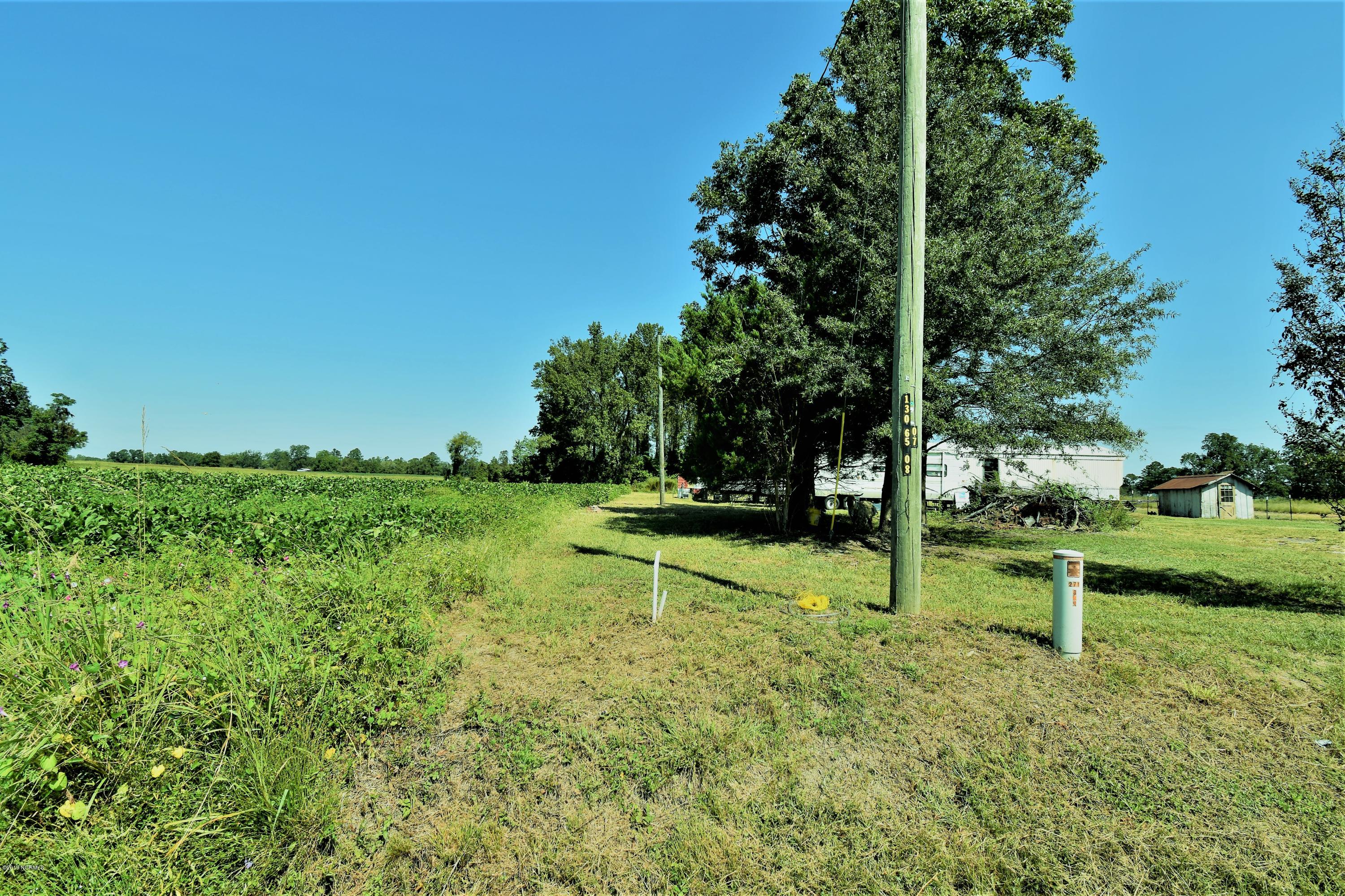 799 Plantation Road Trenton, NC 28585 - Photo 4 of 10 DSC_0014