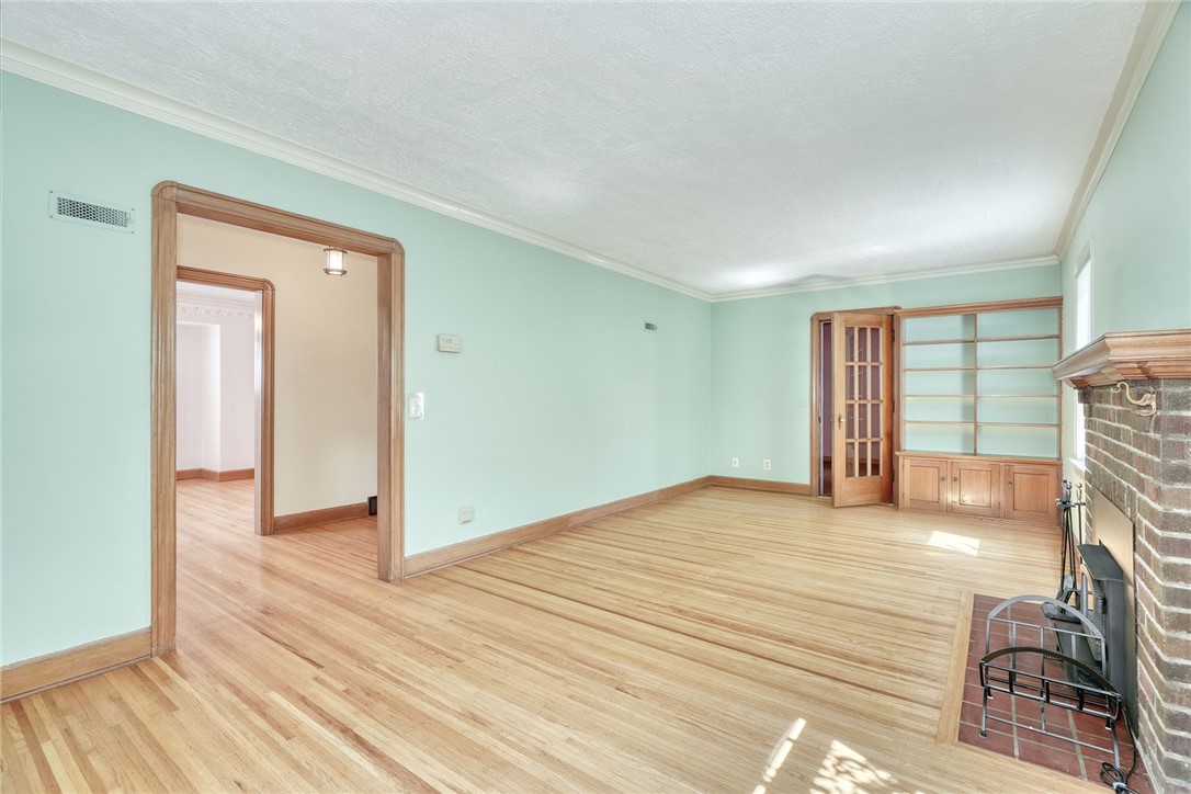 136 Hoover Road Irondequoit, NY 14617 - Photo 9 of 50