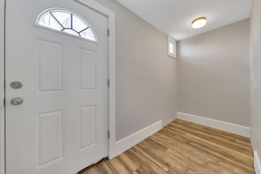 41 Mcknight Street Springfield, MA 01109 - Photo 11 of 27 Gallery Image 11