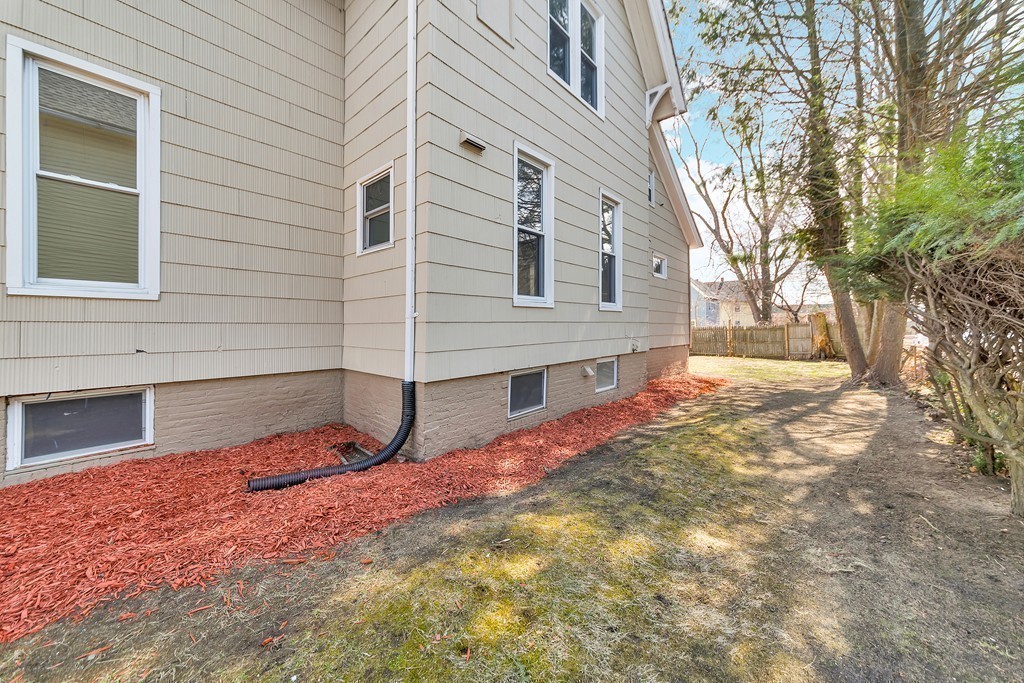 41 Mcknight Street Springfield, MA 01109 - Photo 20 of 27 Gallery Image 20