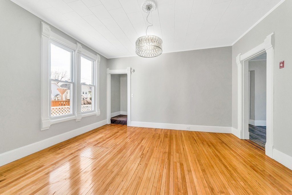 41 Mcknight Street Springfield, MA 01109 - Photo 6 of 27 Gallery Image 6