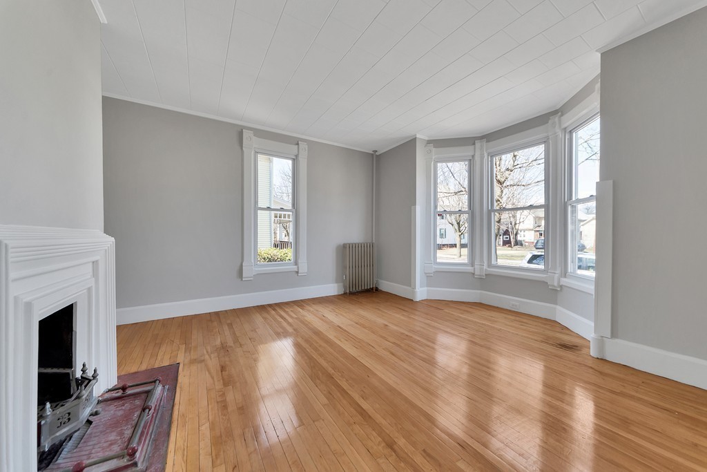41 Mcknight Street Springfield, MA 01109 - Photo 8 of 27 Gallery Image 8