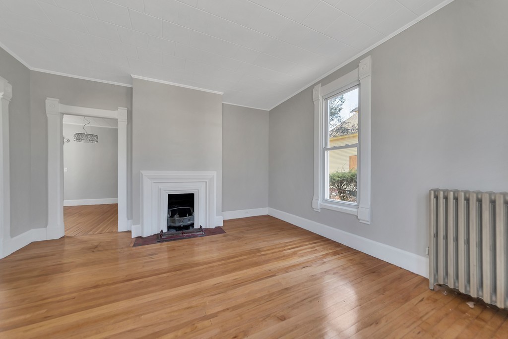 41 Mcknight Street Springfield, MA 01109 - Photo 9 of 27 Gallery Image 9