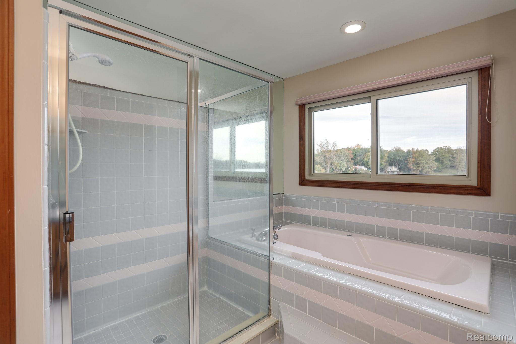 3508 Lexington Road Waterford, MI 48328 - Photo 26 of 38 23-web-or-mls-3508 Lexington Road-022.jpg