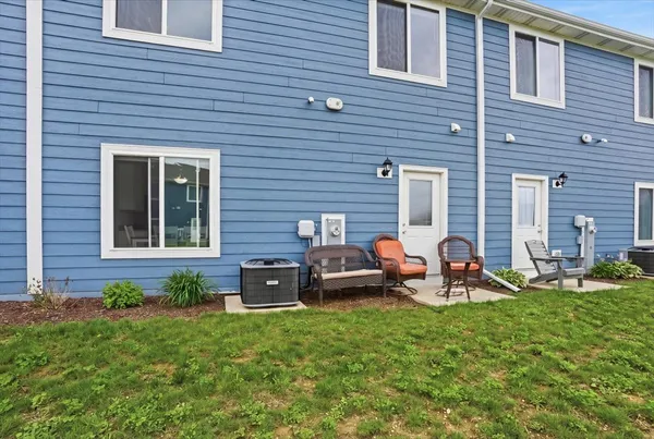 $312,900 | 1033 Gillespie Lane, Yorkville, IL 60560