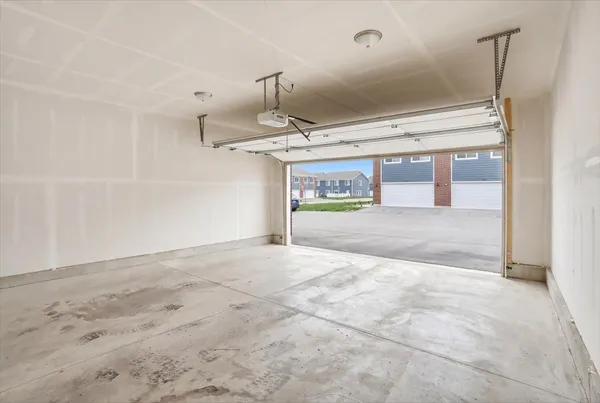 $312,900 | 1033 Gillespie Lane, Yorkville, IL 60560