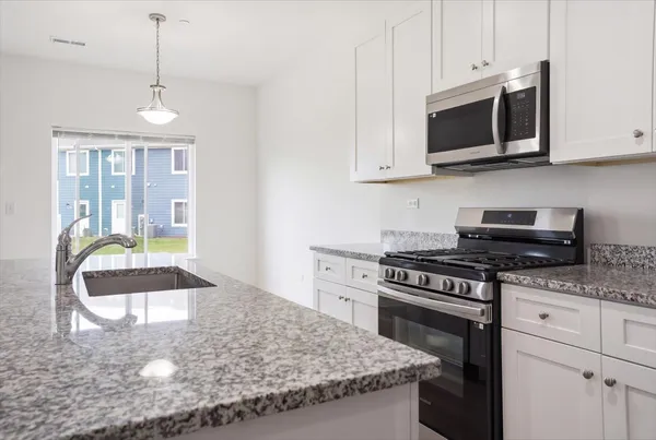 $312,900 | 1033 Gillespie Lane, Yorkville, IL 60560