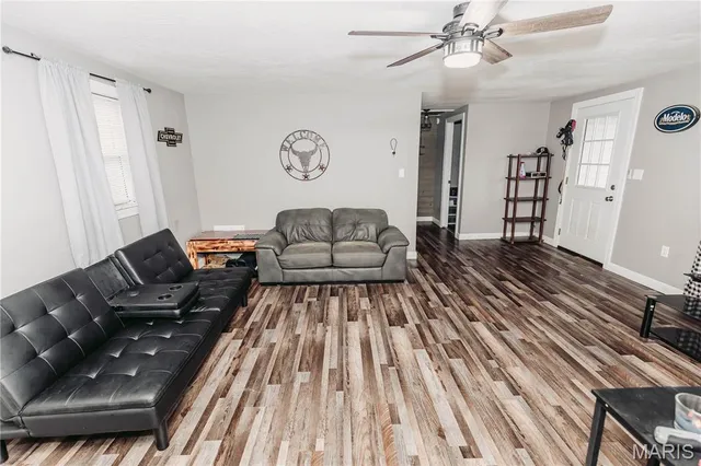 $195,000 | 10771 Crest Road, Dixon, MO 65459