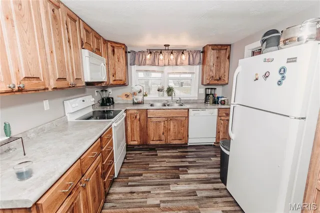 $195,000 | 10771 Crest Road, Dixon, MO 65459