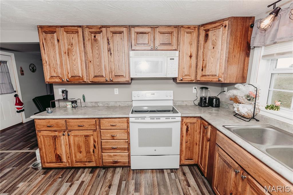 10771 Crest Road Dixon, MO 65459 - Photo 7 of 85