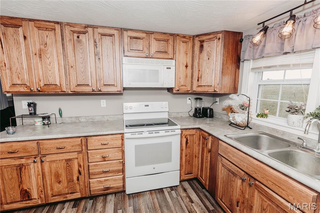 10771 Crest Road Dixon, MO 65459 - Photo 9 of 85