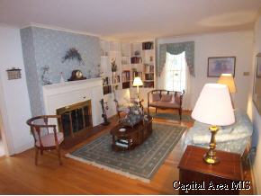1110 Crescent Lane Springfield, IL 62704 - Photo 3 of 9