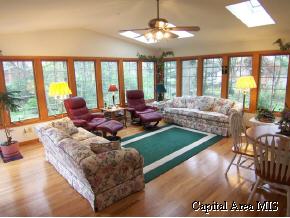 1110 Crescent Lane Springfield, IL 62704 - Photo 4 of 9