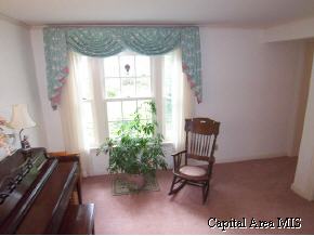 1110 Crescent Lane Springfield, IL 62704 - Photo 7 of 9