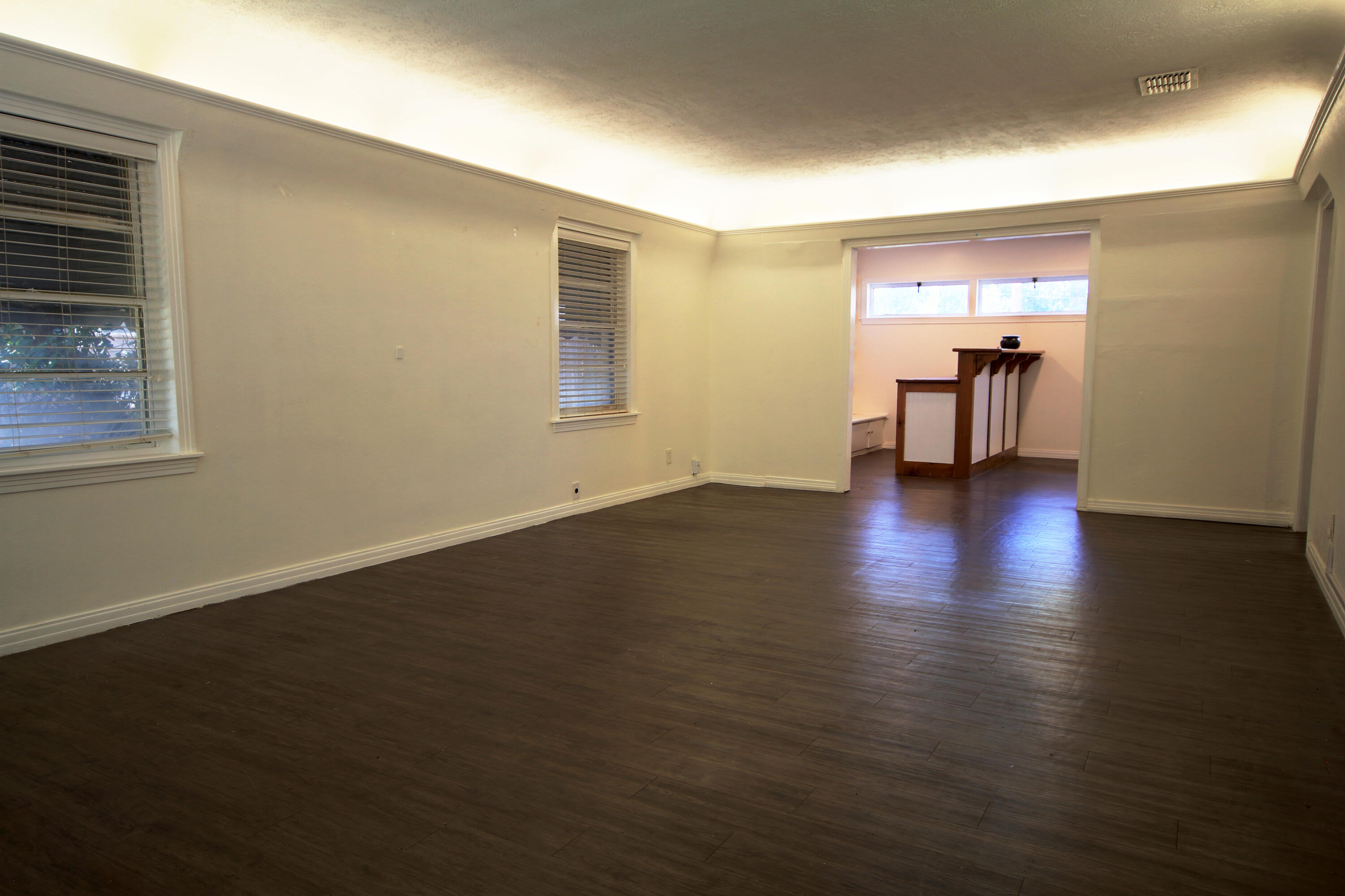 3104 29th Street Lubbock, TX 79410 - Photo 3 of 16 Living