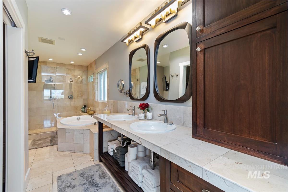 4814 Roberts Road Boise, ID 83705 - Photo 12 of 46