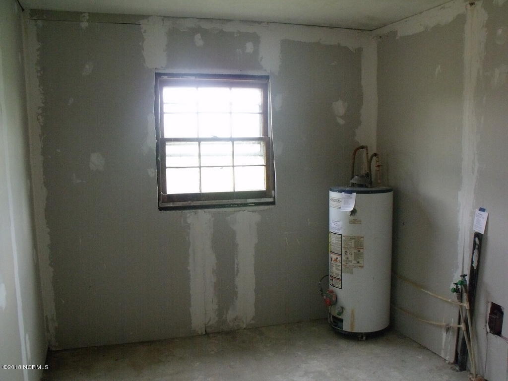 407 School Road Windsor, NC 27983 - Photo 9 of 15 53 LAUNDRY UNFINISHED