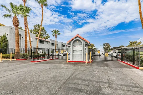 $1,595 | 5187 Caliente Street, Unit 96, Las Vegas, NV 89119