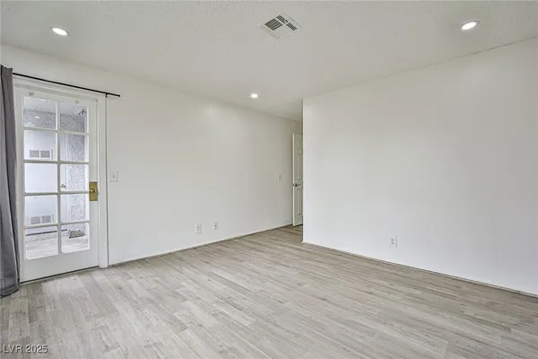 $1,595 | 5187 Caliente Street, Unit 96, Las Vegas, NV 89119