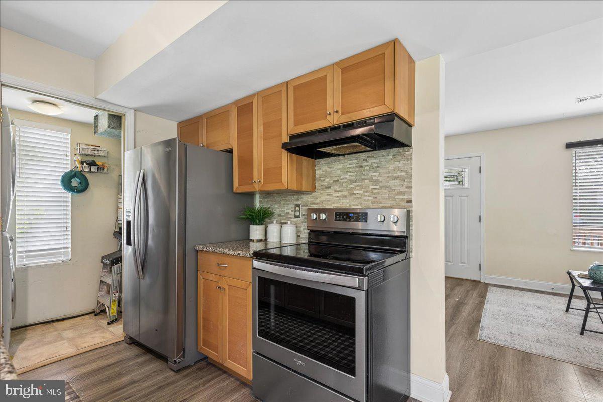 1745 Ridgely Road Edgewater, MD 21037 - Photo 11 of 26 Kitchen