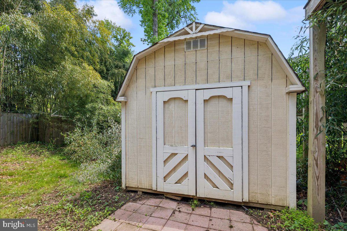 1745 Ridgely Road Edgewater, MD 21037 - Photo 21 of 26 Shed Back yard
