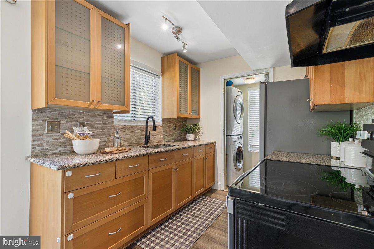 1745 Ridgely Road Edgewater, MD 21037 - Photo 3 of 26 Kitchen