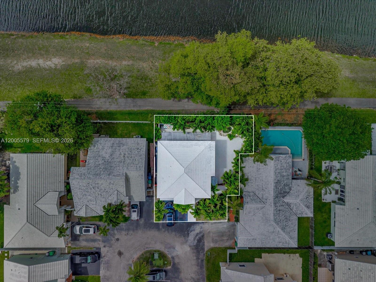 6430 Southwest 112th Place Miami, FL 33173 - Photo 28 of 32