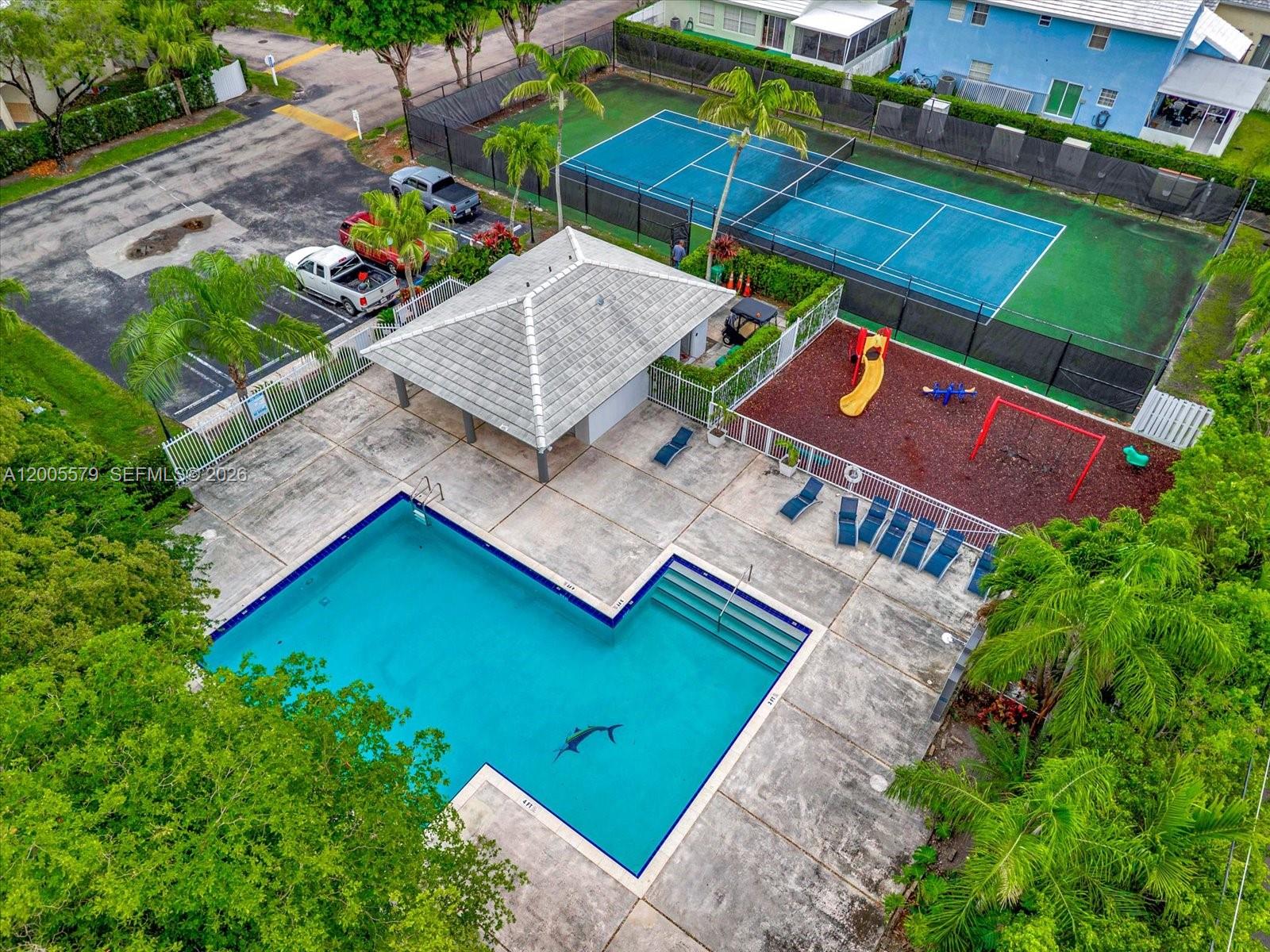 6430 Southwest 112th Place Miami, FL 33173 - Photo 32 of 32