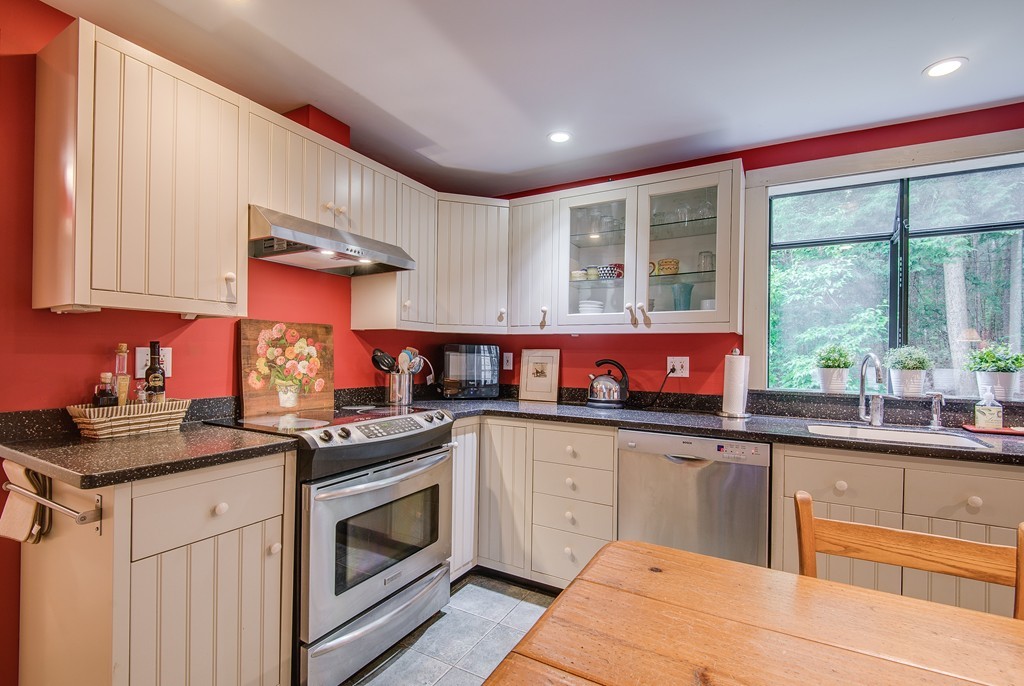 55 Spring Street Medfield, MA 02052 - Photo 9 of 30 Gallery Image 9