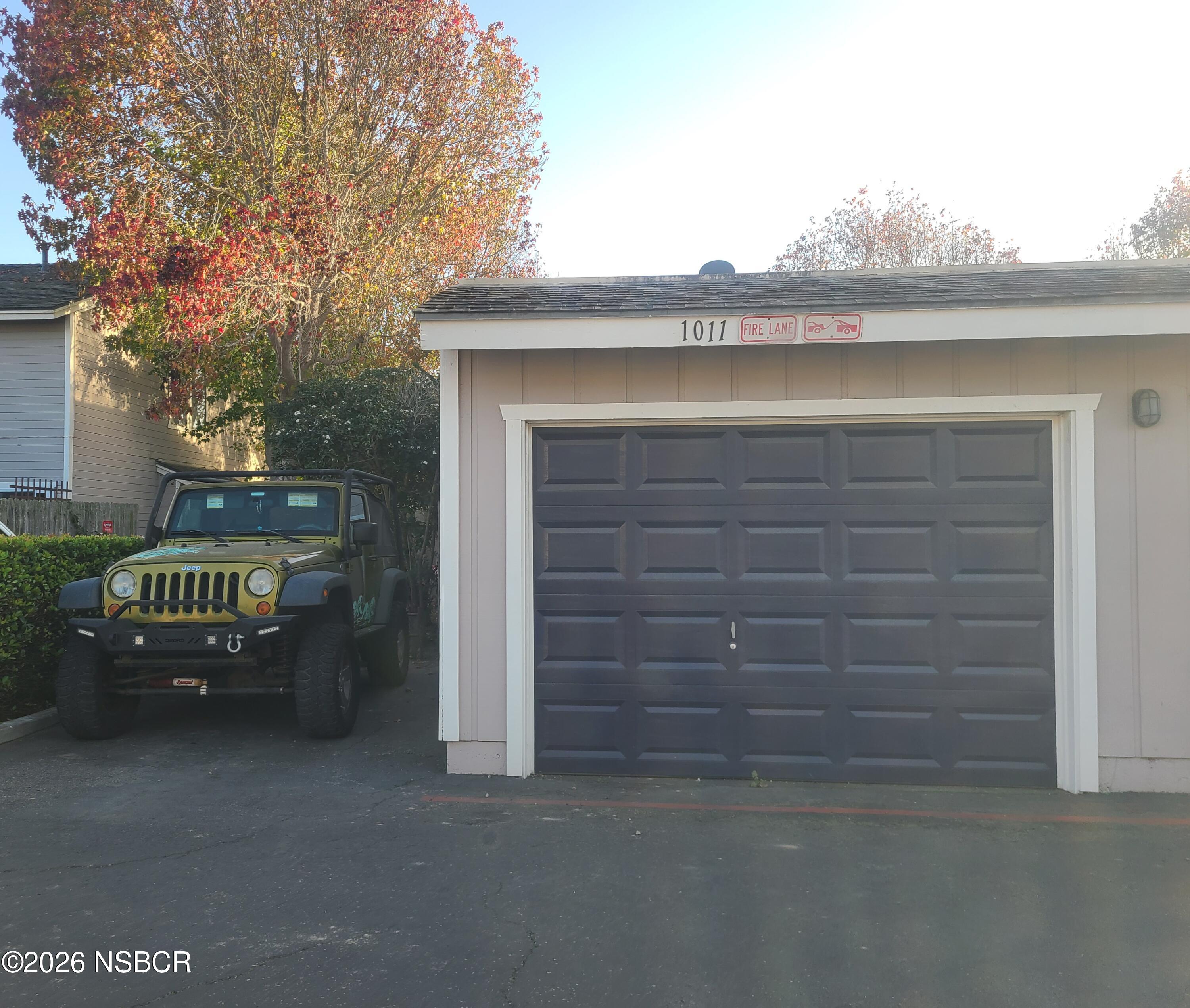1011 West Walnut Avenue Lompoc, CA 93436 - Photo 24 of 29 1011 garage 1 extra space
