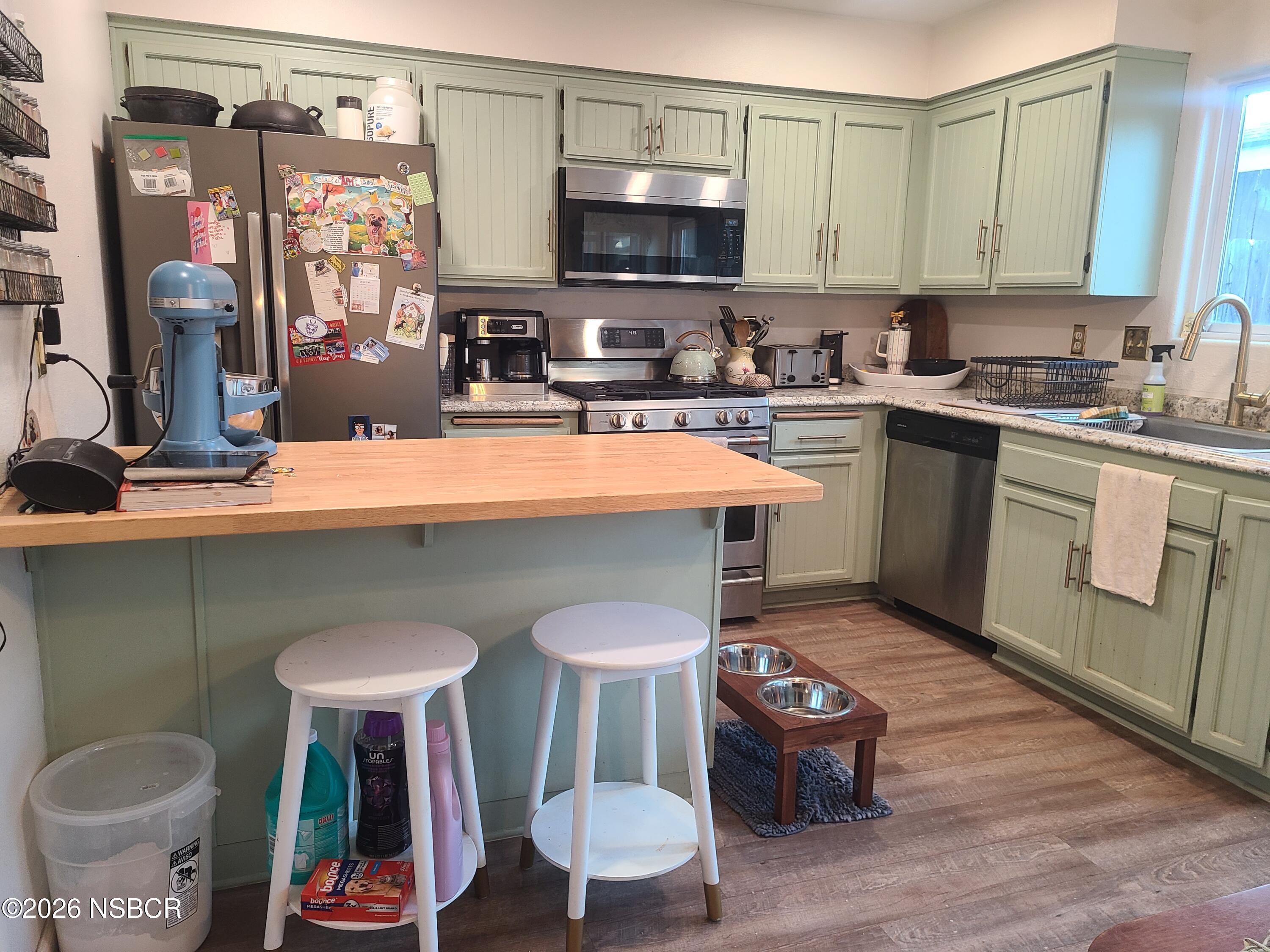 1011 West Walnut Avenue Lompoc, CA 93436 - Photo 10 of 29 1011 kitchen1