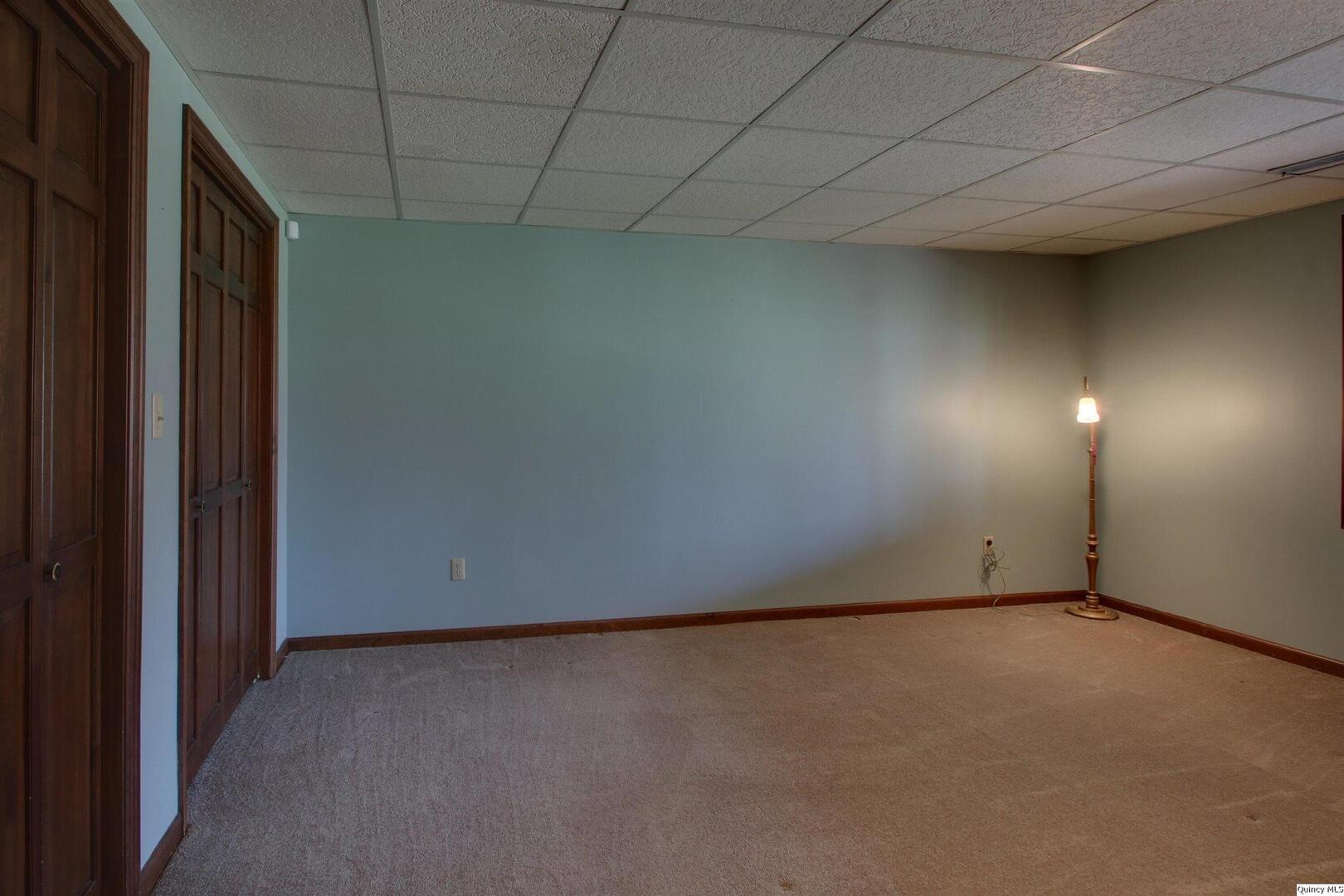 336 Spring Lake Drive Quincy, IL 62305 - Photo 12 of 33