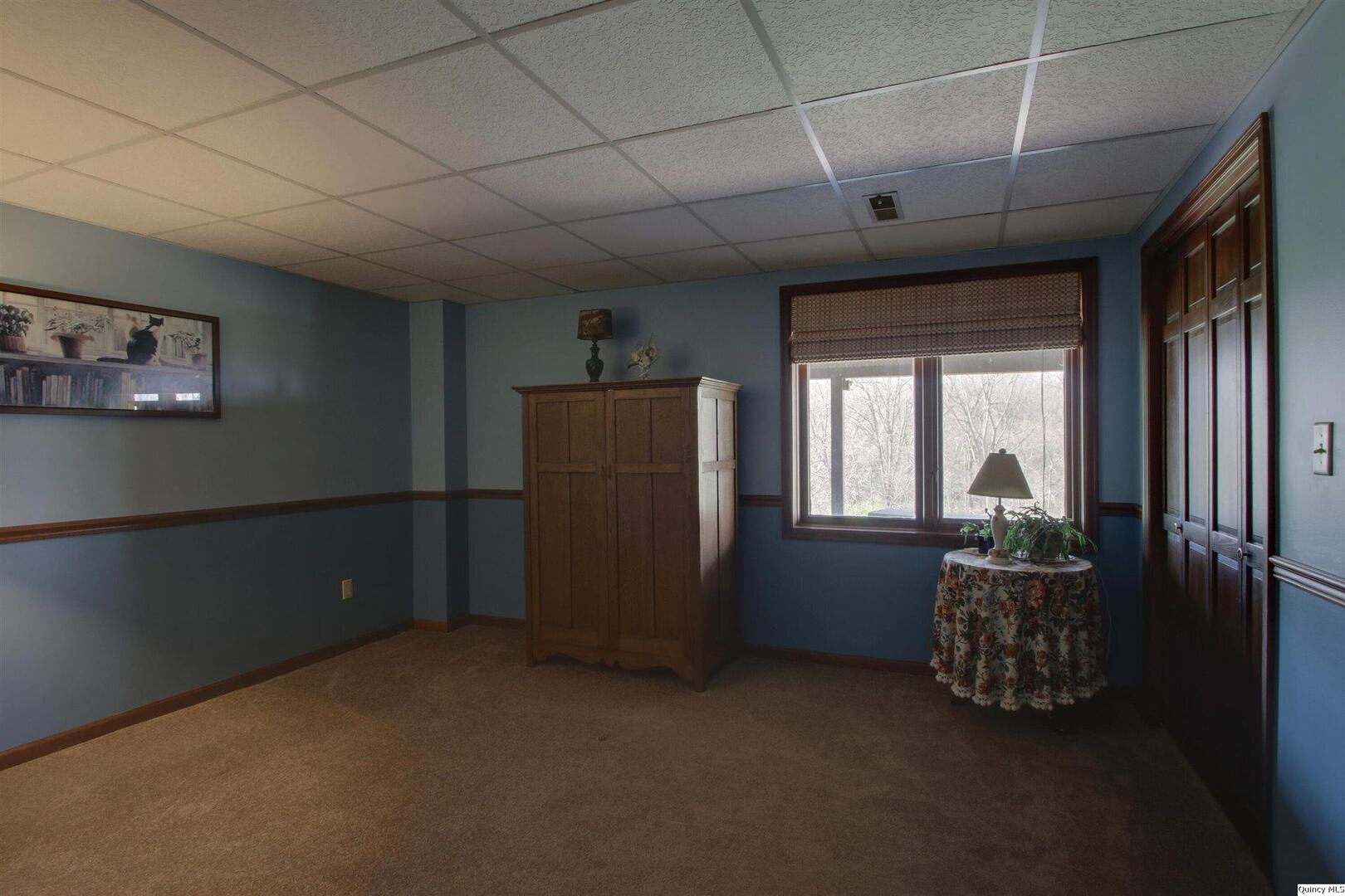 336 Spring Lake Drive Quincy, IL 62305 - Photo 13 of 33