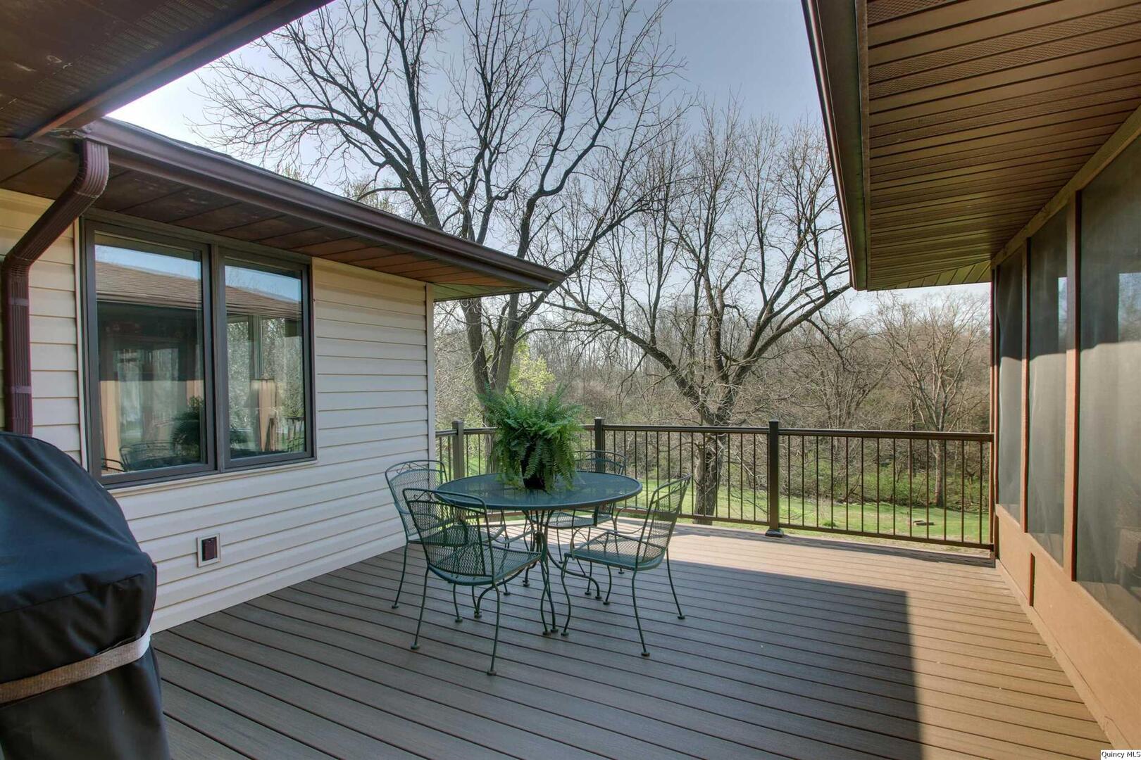 336 Spring Lake Drive Quincy, IL 62305 - Photo 19 of 33