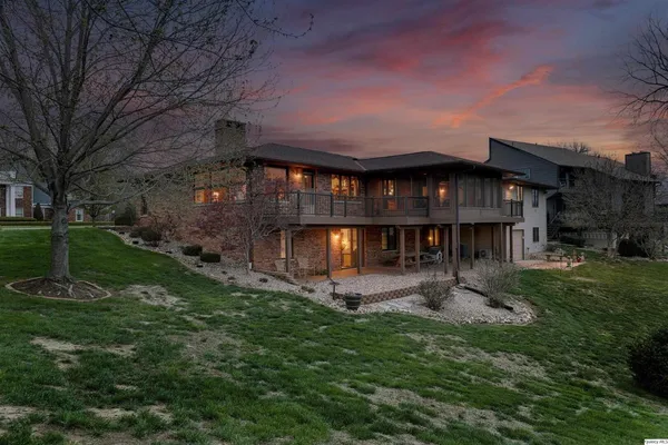 $413,900 | 336 Spring Lake Drive, Quincy, IL 62305