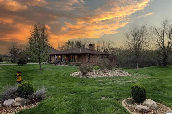 $413,900 | 336 Spring Lake Drive, Quincy, IL 62305