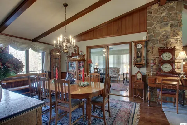 $413,900 | 336 Spring Lake Drive, Quincy, IL 62305