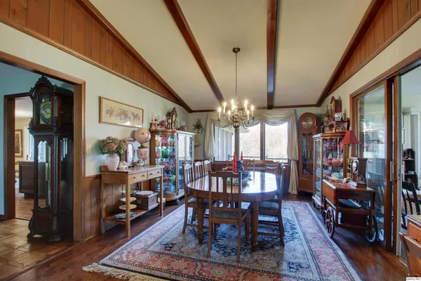 $413,900 | 336 Spring Lake Drive, Quincy, IL 62305