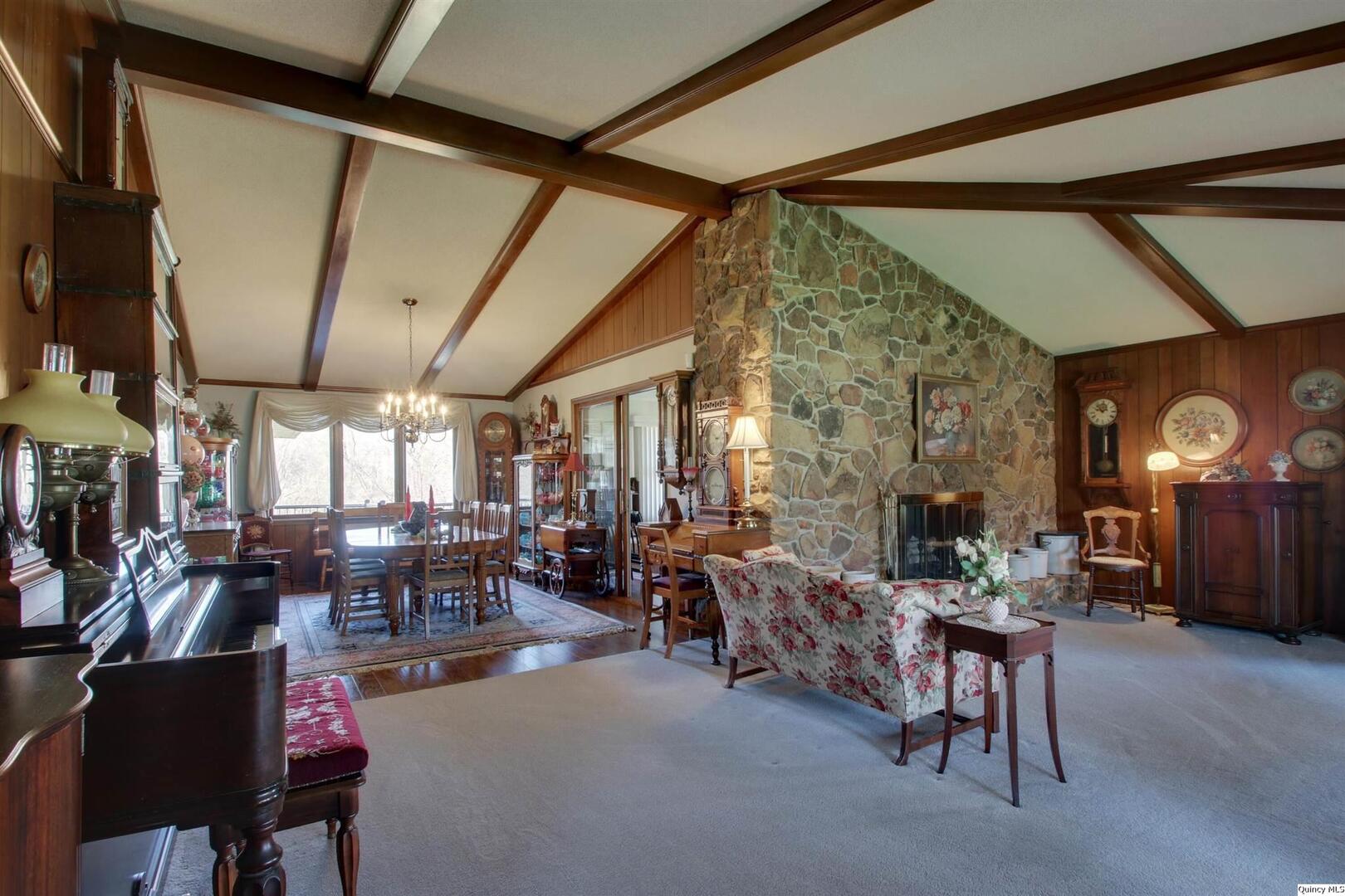 336 Spring Lake Drive Quincy, IL 62305 - Photo 10 of 33