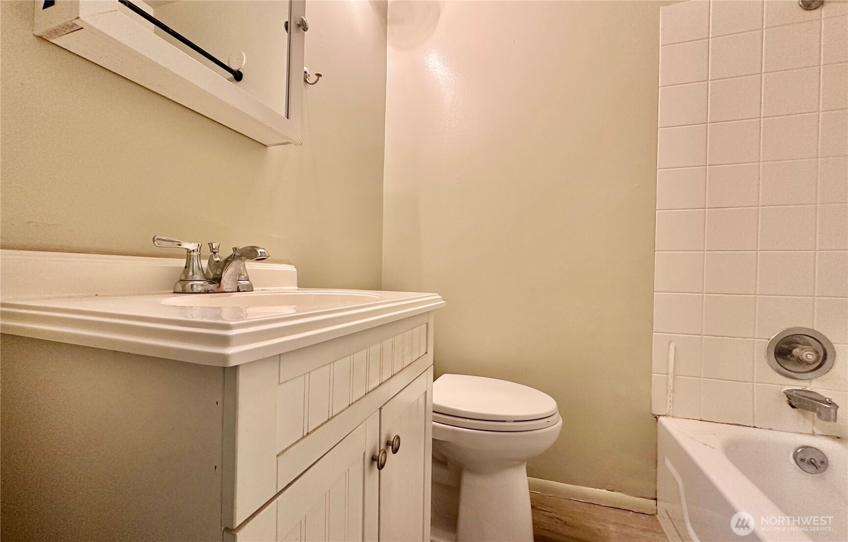 112 Wells Avenue South, Unit 114 Renton, WA 98057 - Photo 5 of 11