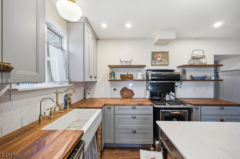 135 Franklin Road Denville, NJ 07834 - Photo 12 of 49