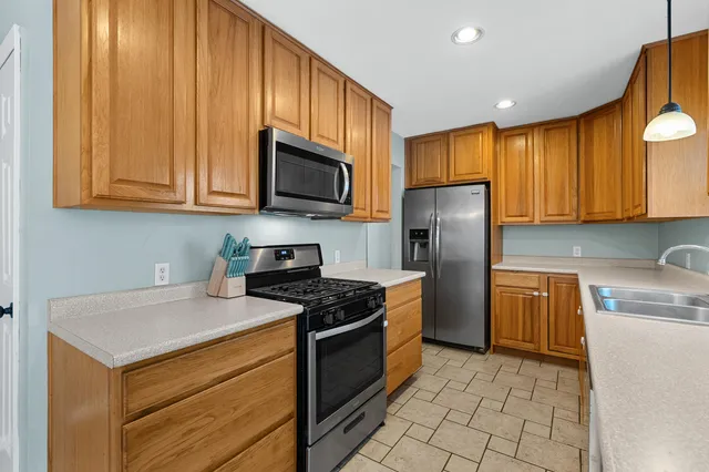 $269,900 | 232 Glenview Drive, Paw Paw, MI 49079