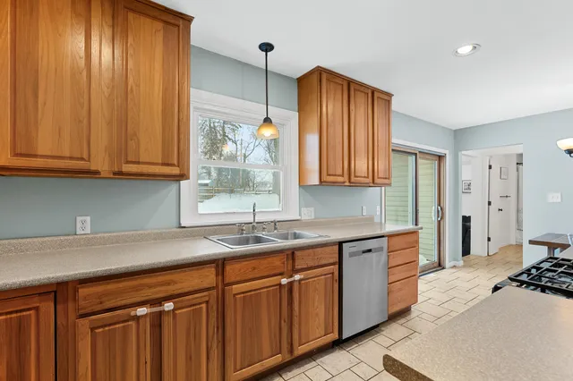 $269,900 | 232 Glenview Drive, Paw Paw, MI 49079