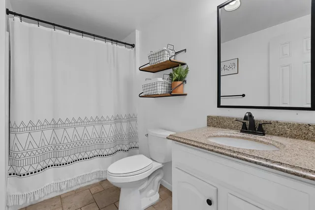 $269,900 | 232 Glenview Drive, Paw Paw, MI 49079