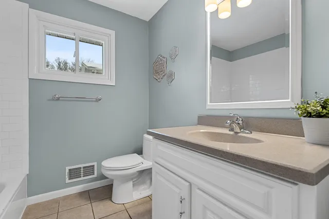 $269,900 | 232 Glenview Drive, Paw Paw, MI 49079