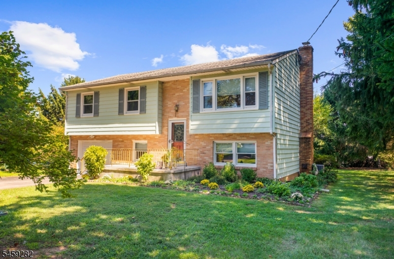17 Ridge Road Flemington, NJ 08822 - Photo 1 of 36 Gallery Image 1