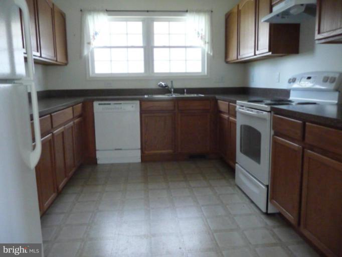 31 Whiskers Way Ranson, WV 25438 - Photo 2 of 3 Kitchen